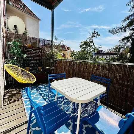 Kunstvolles Im Zentrum Mit Balkon Und Parkplatz *